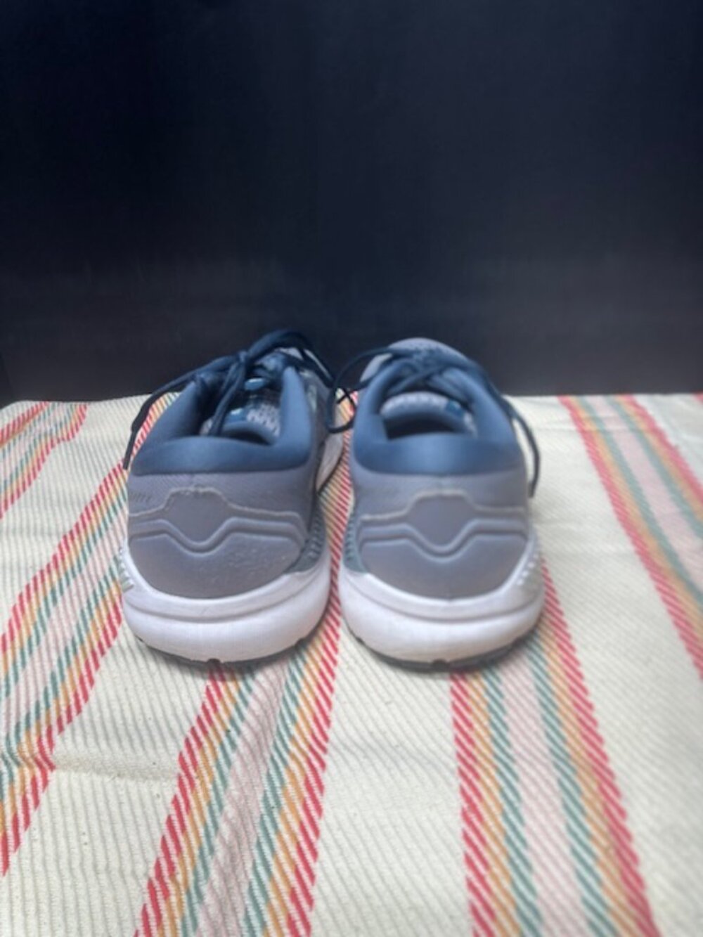 Brooks Addiction GTS 15 Woman's Size 9.5 - Picture 4 of 12